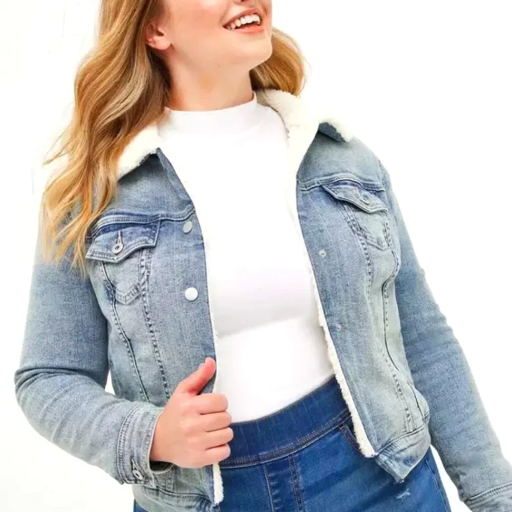 Torrid Denim Jacket w/Sherpa Collar, Plaid Lined  neckline, button front
